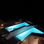 Adamant (adults Only) סנטוריני