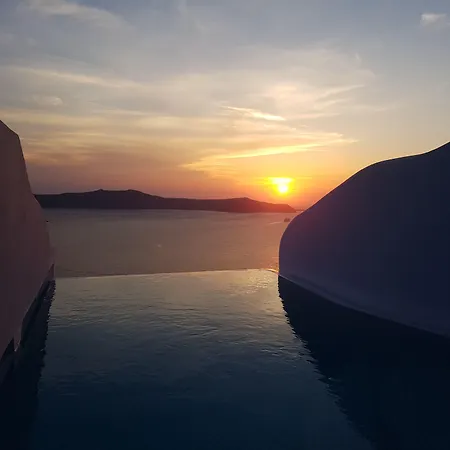 Hotel Adamant Fira (Santorini)