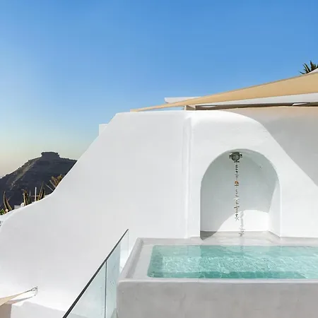 Adamant Hotel 4*