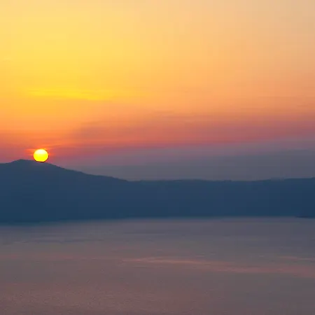 호텔 아다망트 스위트 4*