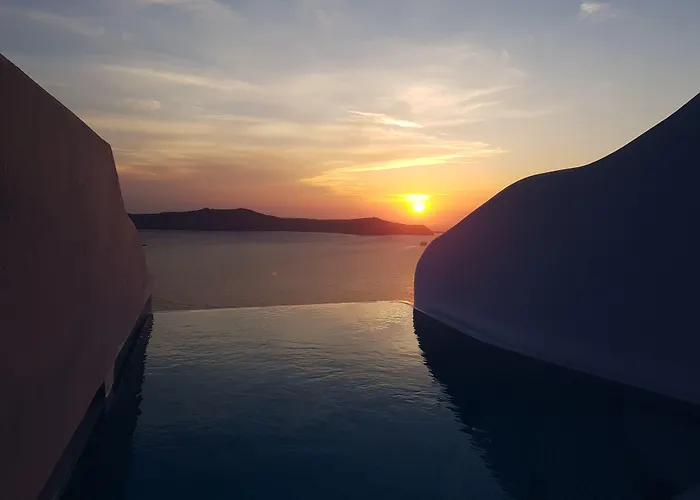 Hotel Adamant Fira (Santorini)