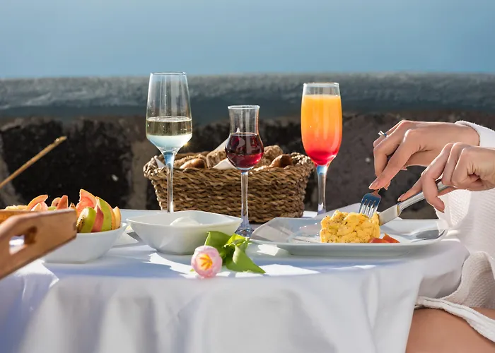 Hotel Adamant Fira (Santorini)